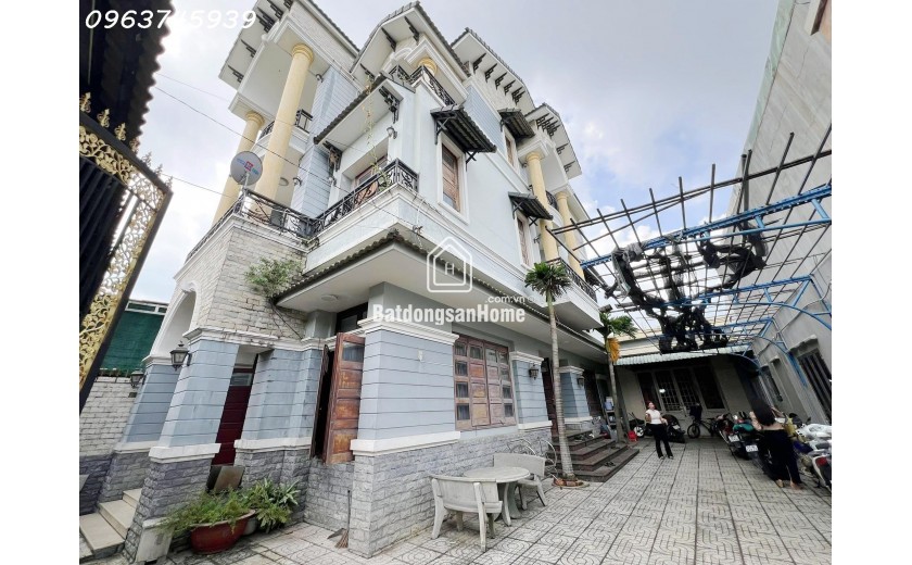 Biệt Thự Ngang 12m Hiếm Có, 242m2 Trung Tâm Dĩ An, Hoàn Công, 8.2 Tỷ